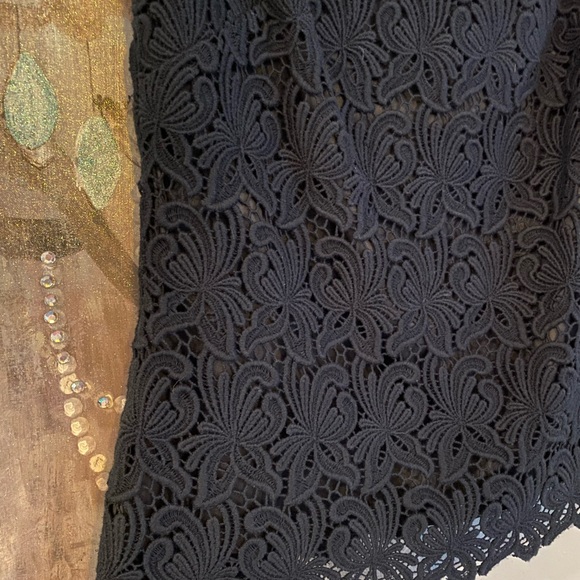 EUC Beautiful Talbots Crochet Lace Navy Top - Picture 3 of 7